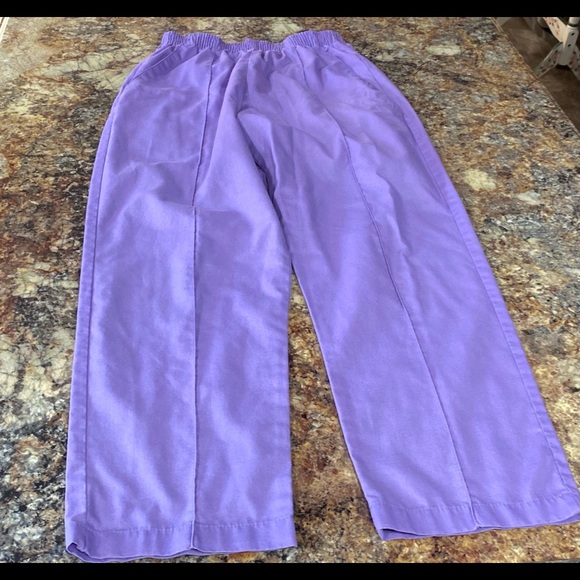 Landau ladies scrubs are a size Small/P - Picture 5 of 8